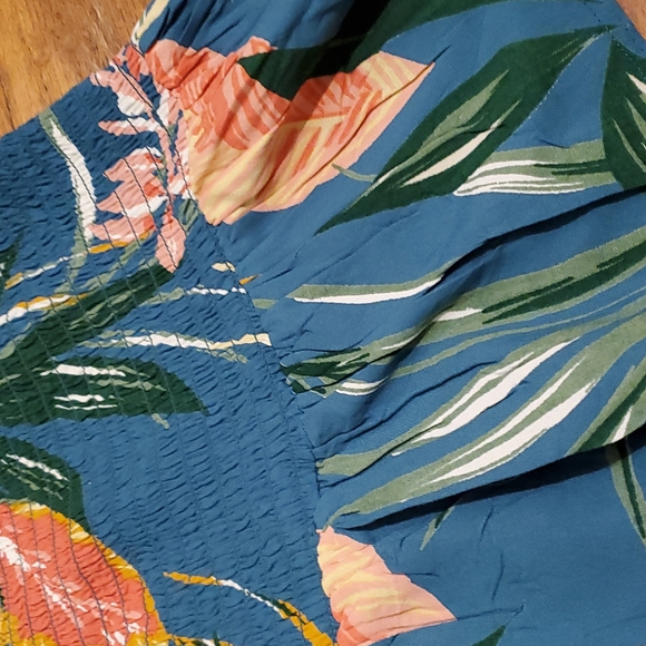 Woman’s summer top Patrons of peace - Picture 3 of 5